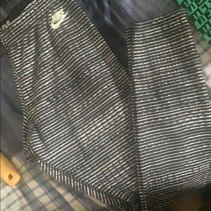 Black Nike “Leg-a-see”leggings